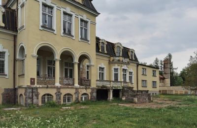 Zámek/Palác na prodej Mielno, Velkopolské:  Pohled zezadu
