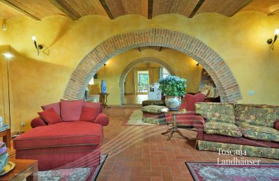 Venkovský dům na prodej Asciano, Toscana:  RIF 2992 Wohnbereich mit Rundbögen
