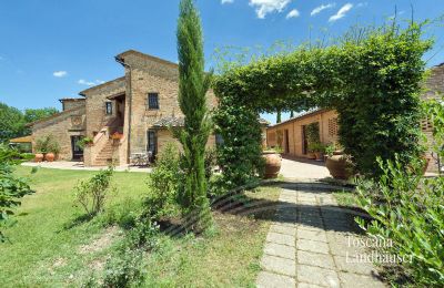 Venkovský dům na prodej Asciano, Toscana:  RIF 2992 Weg zu Gebäuden