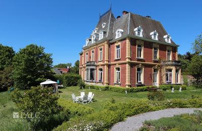 Zámek na prodej Fays, Wallonie, Ansicht vom märchenhaften Garten