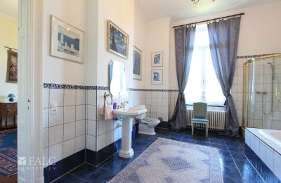 Zámek na prodej Fays, Wallonie, Badezimmer im 1.OG des zweiten Traktes