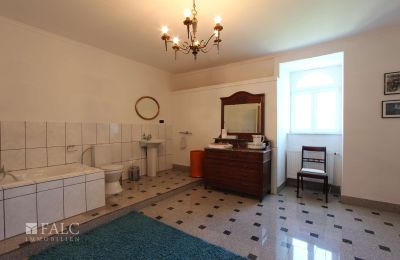 Zámek na prodej Fays, Wallonie, Badezimmer im 2.OG