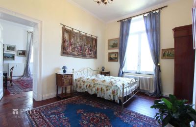 Zámek na prodej Fays, Wallonie, Zweites Schlafzimmer im 1.OG des zweiten Traktes