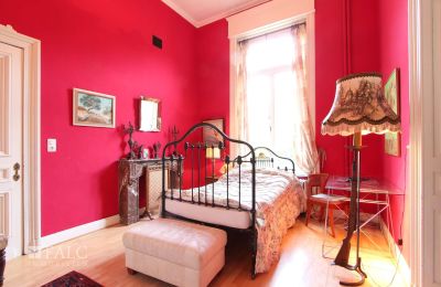 Zámek na prodej Fays, Wallonie, Zweites Schlafzimmer im EG