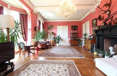 Zámek na prodej Fays, Wallonie, Salon im EG