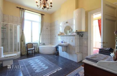Zámek na prodej Fays, Wallonie, Badezimmer im 1.OG
