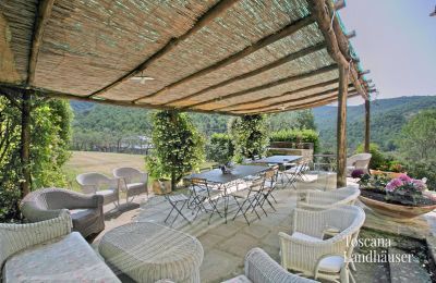 Venkovský dům na prodej Arezzo, Toscana:  RIF 2993 Terrasse mit Panoramablick