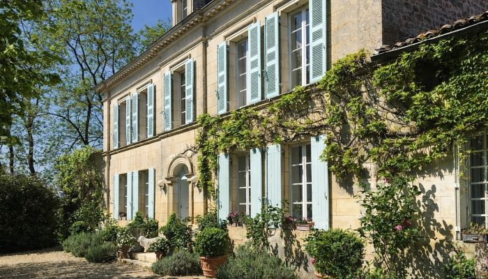 Zámeček na prodej Gémozac, Nouvelle-Aquitaine