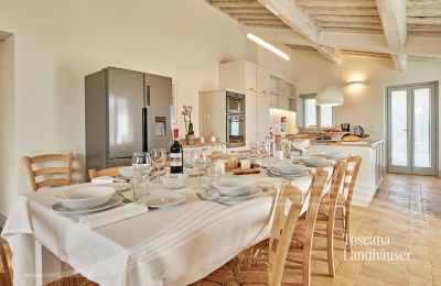 Venkovský dům na prodej Cortona, Toscana:  RIF 2986 Küche und Essbereich