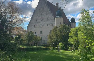 Nemovitosti, Dobře udržovaný zámek v Bavorsku - Dobrá obchodní lokalita