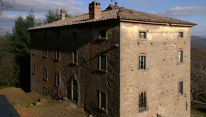Zámek na prodej San Leo Bastia, Umbria,  Itálie