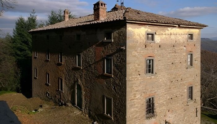 Zámek/Palác na prodej San Leo Bastia, Umbria,  Itálie