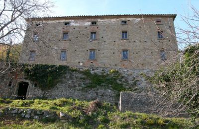 Zámek na prodej San Leo Bastia, Palazzo Vaiano, Umbria, Pohled zezadu