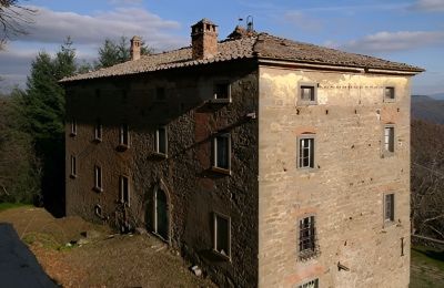 Zámek na prodej San Leo Bastia, Palazzo Vaiano, Umbria, Pohled zvenku