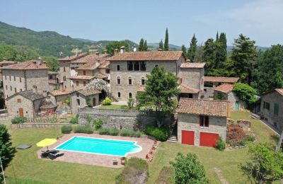 Zámeček na prodej Caprese Michelangelo, Toscana, Foto z dronu
