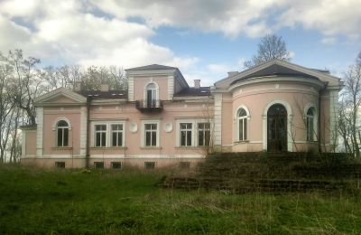 Zámeček na prodej Lubiatów, Dwór w Lubiatowie, Lodžské vojvodství, Pohled zezadu