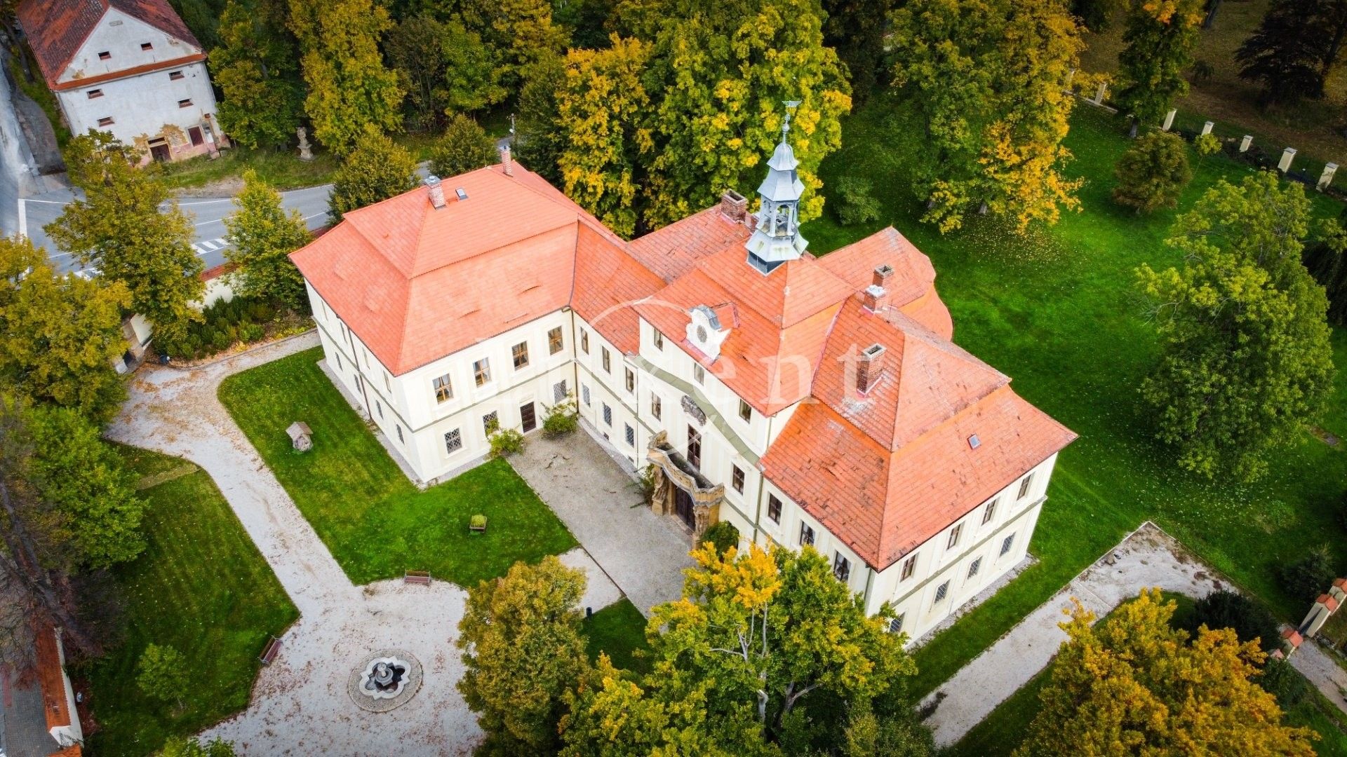 Obrázky Barokní zámek s anglickým parkem a apartmány u Rokycan