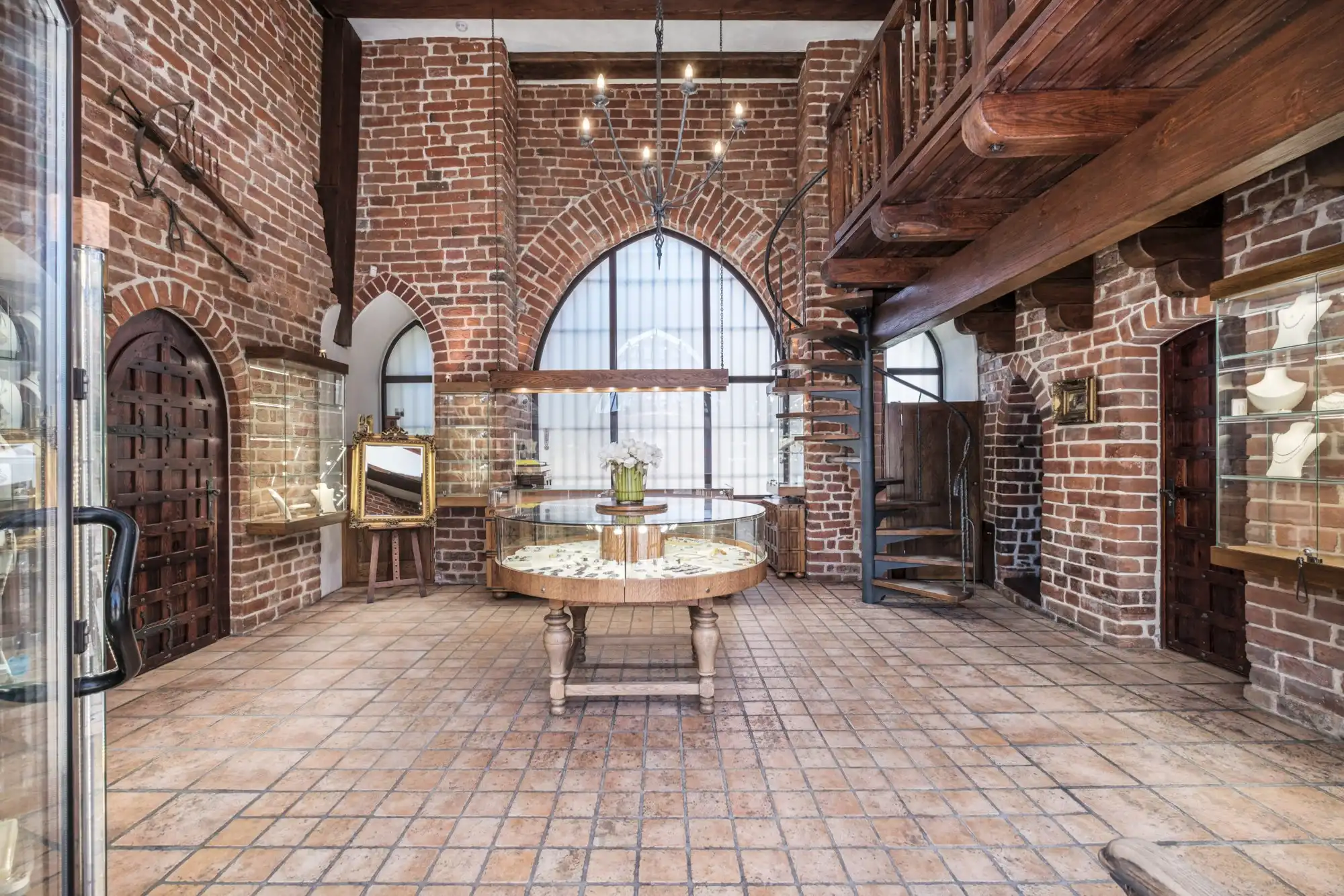 Obrázky Středověká obranná věž v okolí Malborského hradu, Pomořansko