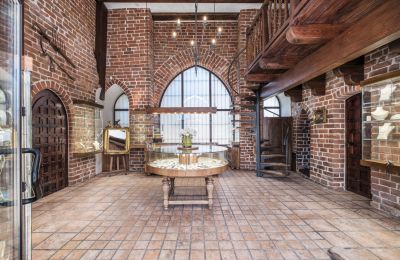 Historické nemovitosti, Středověká obranná věž v okolí Malborského hradu, Pomořansko