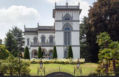 Historická vila na prodej 28040 Lesa, Piemonte, Pohled zepředu