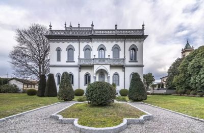 Historická vila na prodej 28040 Lesa, Piemonte, Pohled zezadu