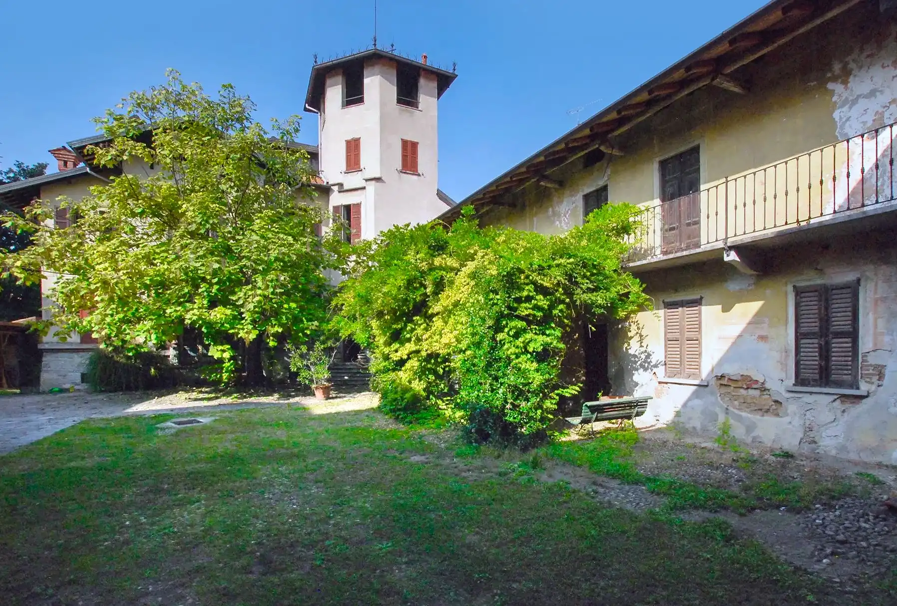 Obrázky Zámecká vila v Golasecca, Piemont