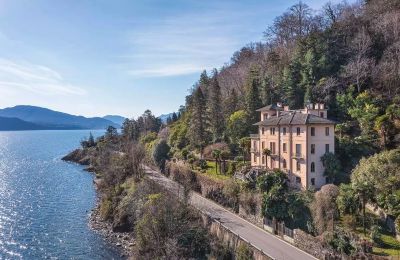 Historická vila na prodej Cannobio, Piemonte, Pohled zvenku