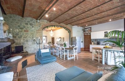 Venkovský dům na prodej Castiglione d'Orcia, Toscana:  RIF 3053 Wohn-Essbereich mit Küchenzeile