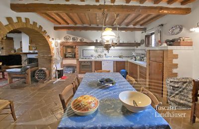 statek na prodej Marciano della Chiana, Toscana:  RIF 3055 Küche mit Essbereich