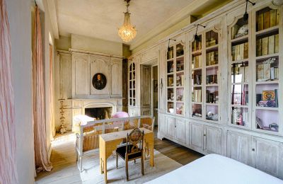 Historická vila na prodej İstanbul, Tom Tom, Nur-i Ziya Sokak, Knihovna