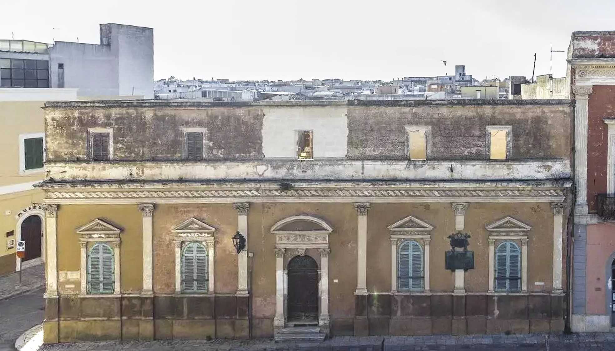 Obrázky Městská vila v historickém centru Latiana