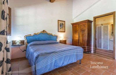 Venkovský dům na prodej Chianciano Terme, Toscana:  RIF 3061 Schlafzimmer 5 mit Blick in BZ