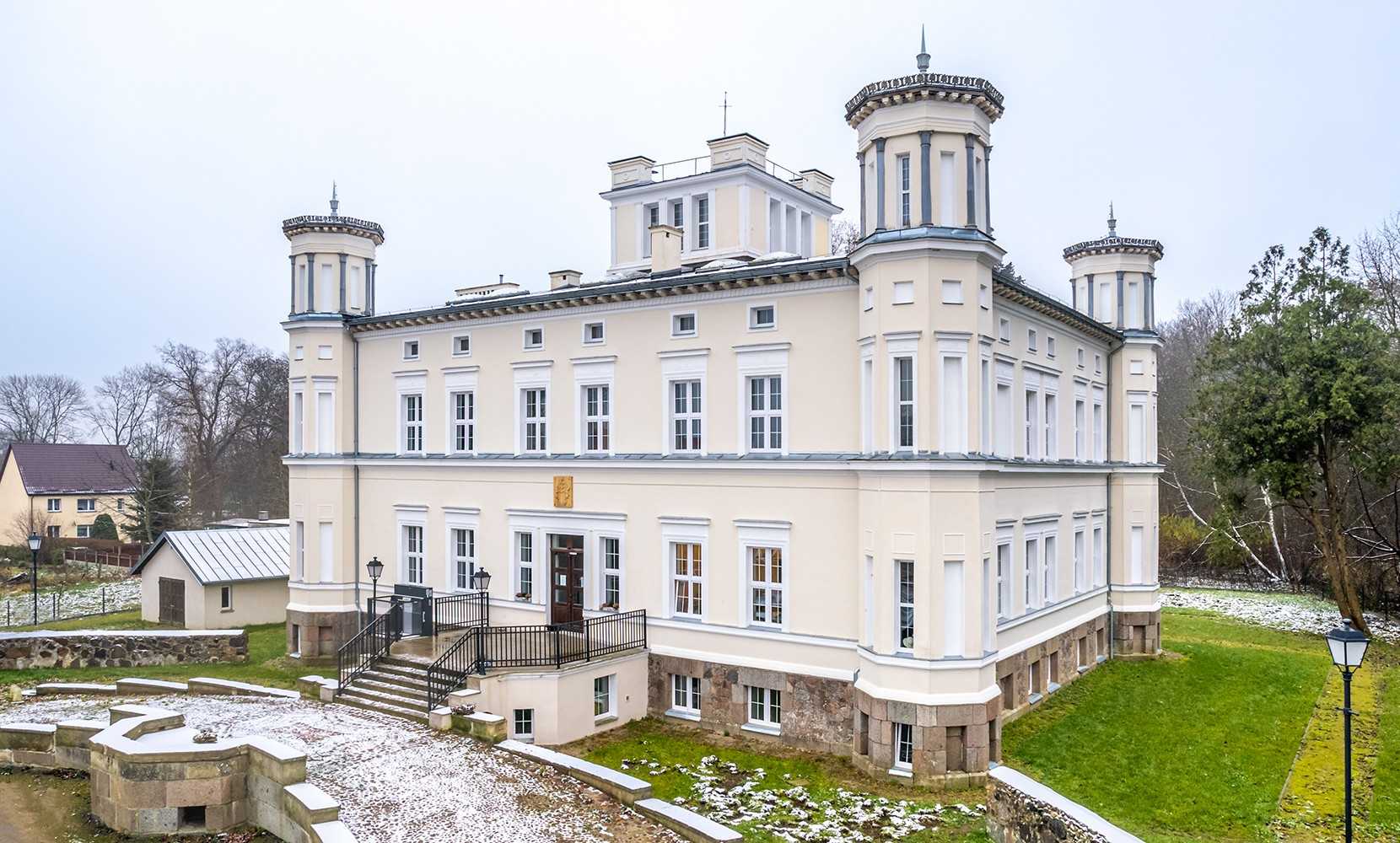 Byt na zámku na prodej Lubiechowo, województwo zachodniopomorskie:  