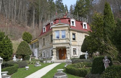 Historická vila na prodej 72574 Bad Urach, Baden-Württemberg:  Pohled zepředu