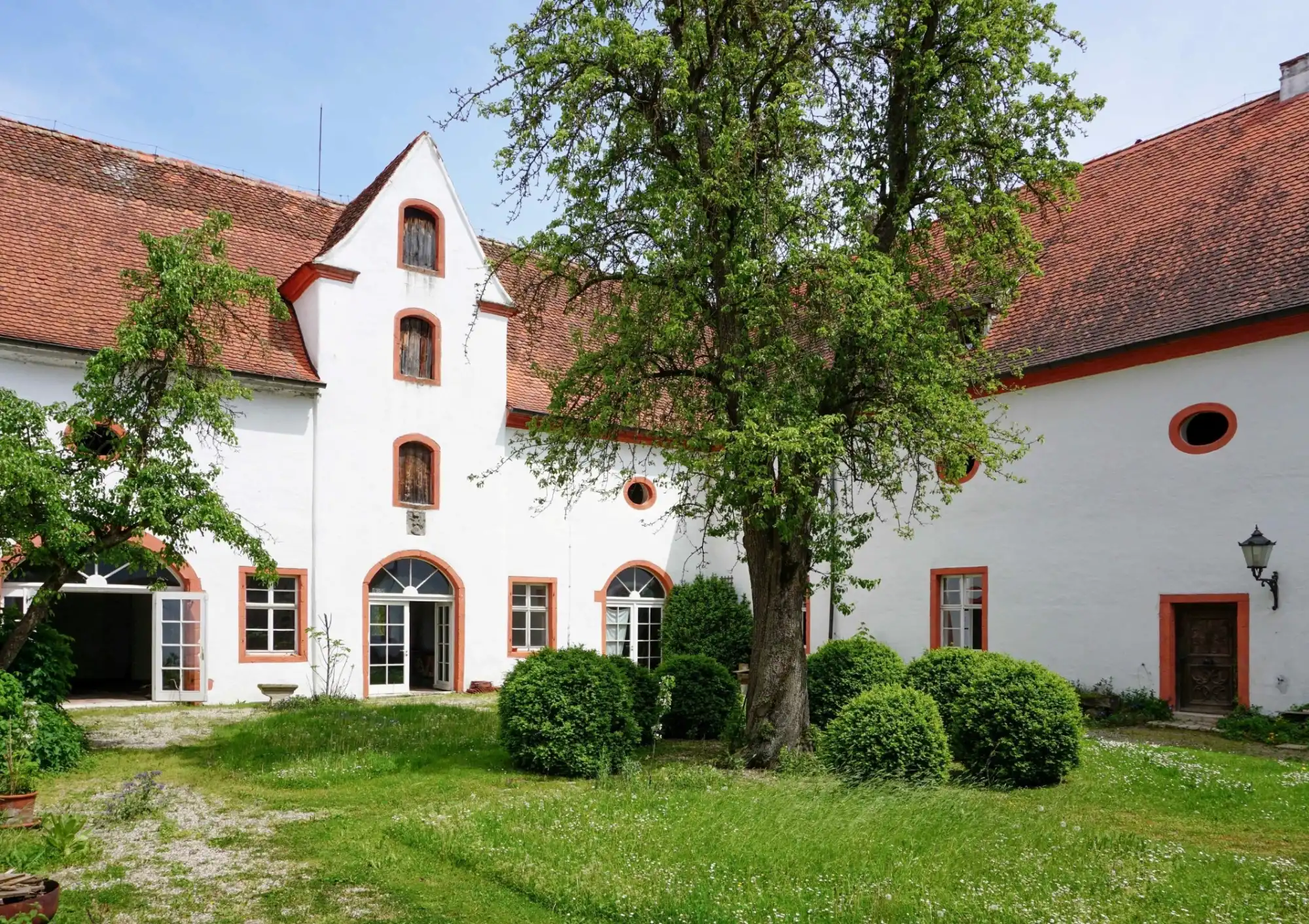 Obrázky Krásný barokní zámek na prodej ve Středních Frankách, Bavorsko, Německo