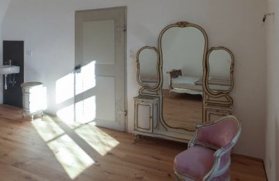 Zámek na prodej 91792 Ellingen, An der Vogtei 2, Bayern, Schlafzimmer mit Waschbecken
