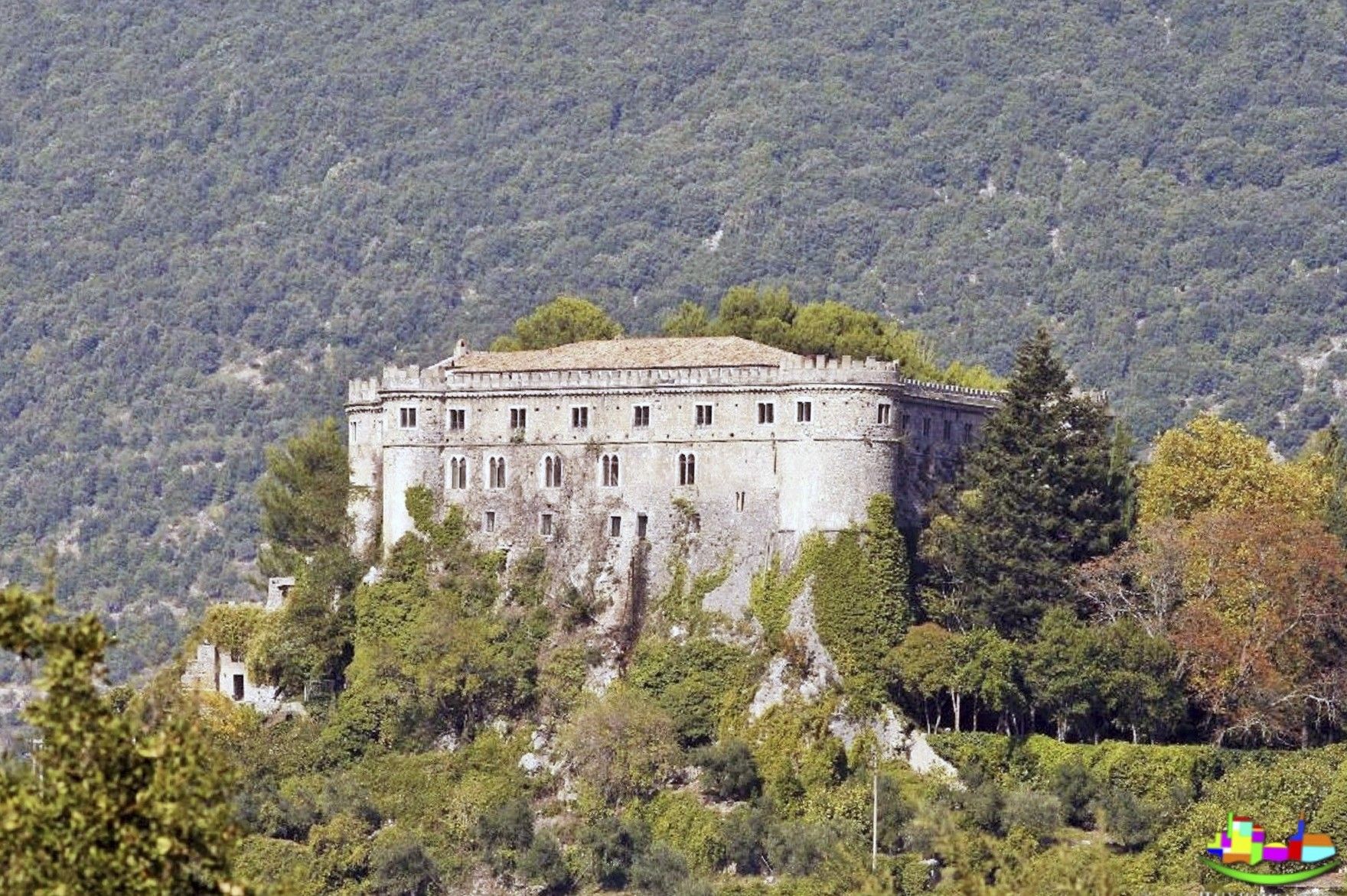 Obrázky Středověký hrad v regionu Abruzzo