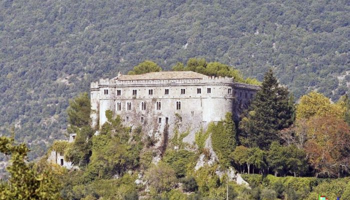 Hrad na prodej Abruzzo