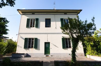 Historická vila na prodej Lucca, Toscana, Boční pohled