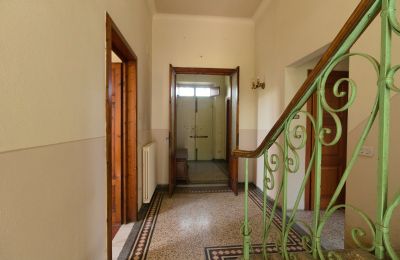 Historická vila na prodej Lucca, Toscana, Schodiště