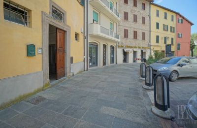 Městský dům na prodej 06019 Umbertide, Piazza 25 Aprile, Umbria:  