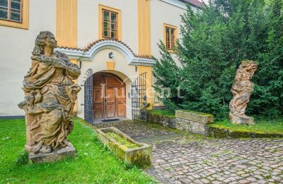 Nemovitosti, Mimořádného historického objektu, tvrz Třebotov nedaleko Prahy
