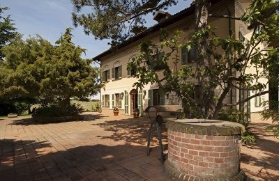 Historická vila na prodej Piemonte, Pohled zvenku