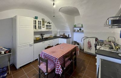 Historická vila na prodej 28824 Oggebbio, Piemonte:  Kuchynĕ