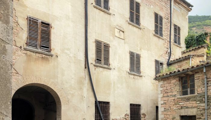 Městský palác na prodej Piobbico, Marche,  Itálie