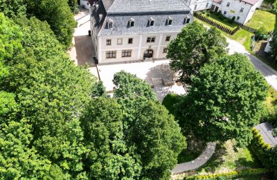 Zámeček na prodej Sędzisław, Dwór w Sędzisławiu, Dolní Slezsko, Foto z dronu