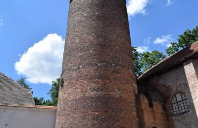 Hrad na prodej Karłowice, Zamek w Karłowicach, Opolské vojvodství, Věž