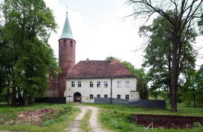 Hrad na prodej Karłowice, Zamek w Karłowicach, województwo opolskie:  Pohled zepředu