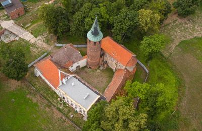 Hrad na prodej Karłowice, Zamek w Karłowicach, Opolské vojvodství, Foto z dronu