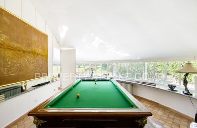 Historická vila na prodej Griante, Lombardia:  Billiards room
